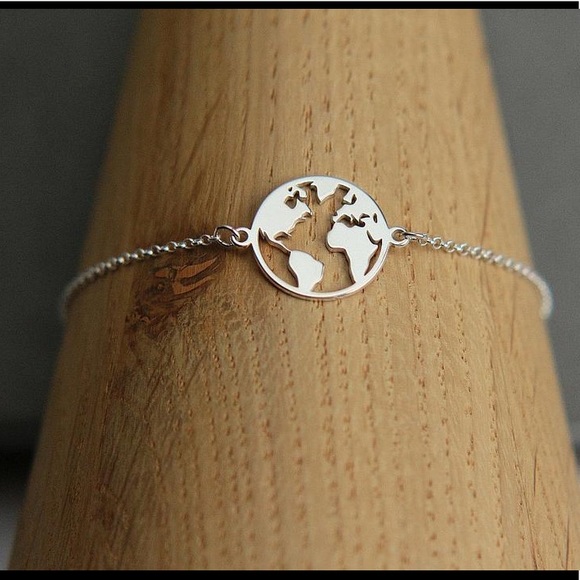 Sterling silver world/globe/map bracelet - Picture 3 of 6